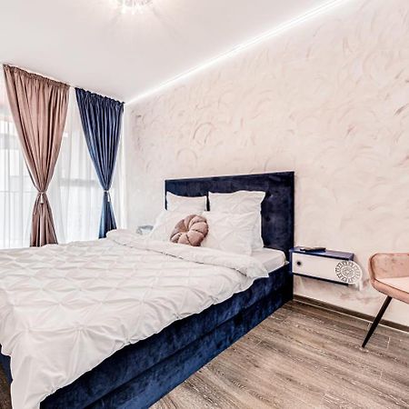 Ari Rose Apartment With Cozy Balcony Arad Exterior photo