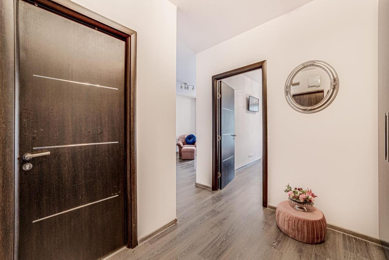 Ari Rose Apartment With Cozy Balcony Arad Exterior photo